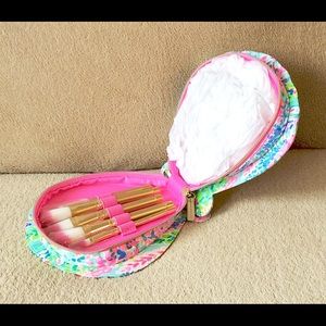 Lilly Pulitzer Brush Set with Seashell Case